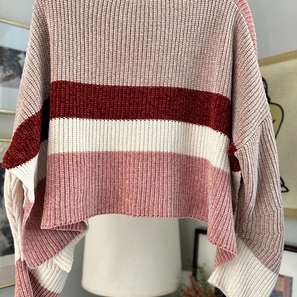 Shop Neighbor Striped Croped Sweater - Pink, Red, White - Size L - Side Slits - Picture 4 of 9